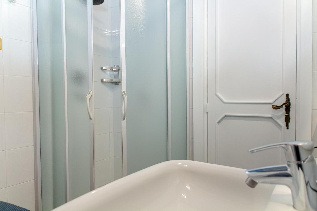 Interno 9 Hotel Bari Exterior photo